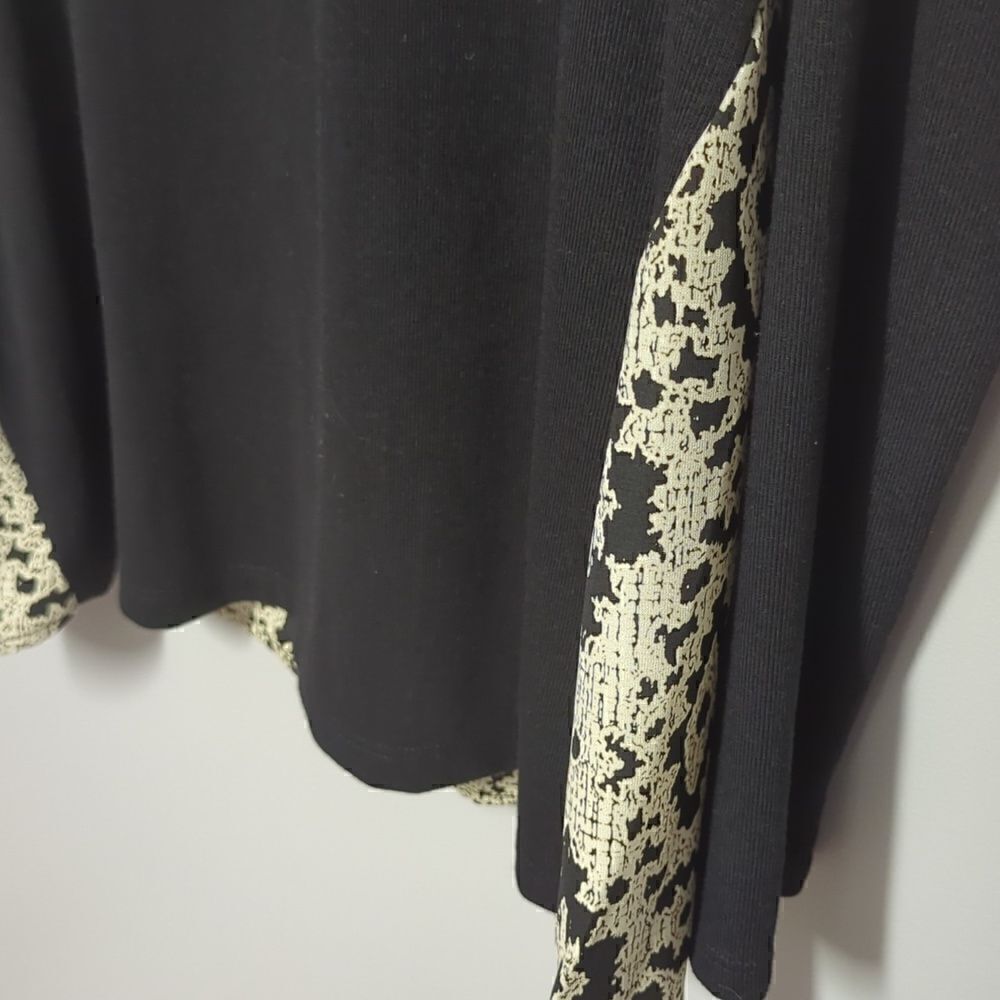 NWT Self Black and Cream Blouse - Picture 3 of 6